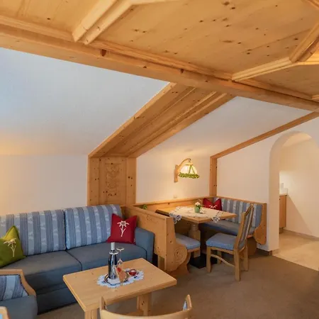 Landhaus Marion 3* Holzgau